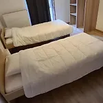 Hébergement de vacances Logement Moderne Les Frès, 4 à 6 Personnes *